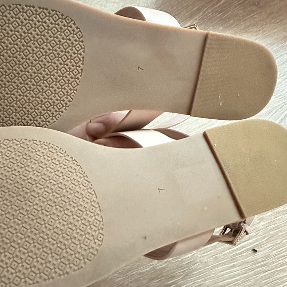 Tory Burch nude sandals - Picture 6 of 8